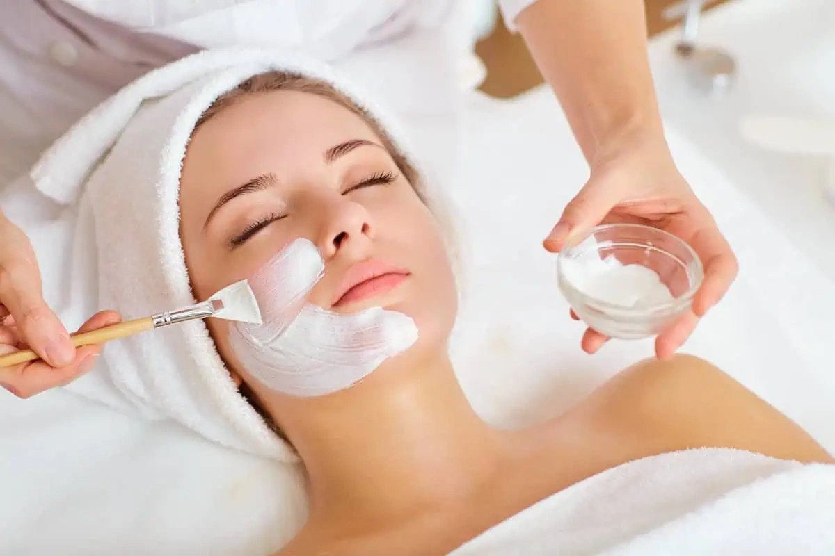 Top Benefits of a Customized Facial Treatment